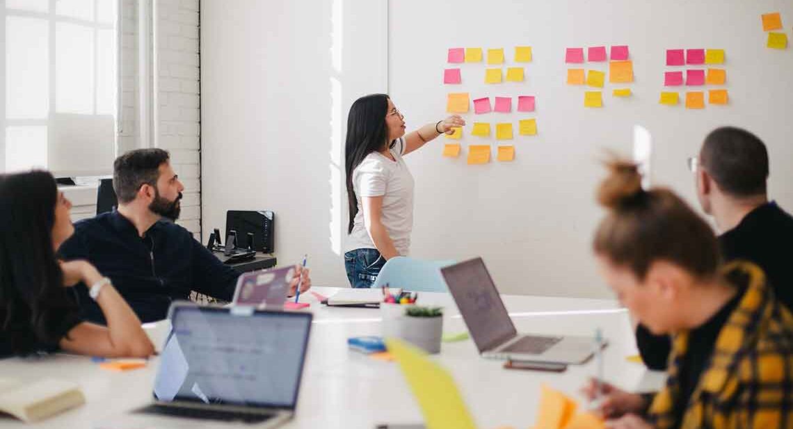 PR CompaiPA how to choose the right channels for financial PR campaign business.